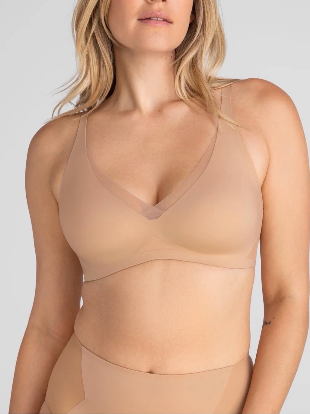 Honeylove Crossover V Neck Bra Sand Beige Color Size 42 C/D Wireless Mesh Detail - Picture 1 of 6